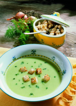 Leichte Kräutersuppe Schöne Haut Diät